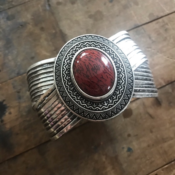 Silver cuff crisscrossing design and brown speckled stone - Picture 4 of 9